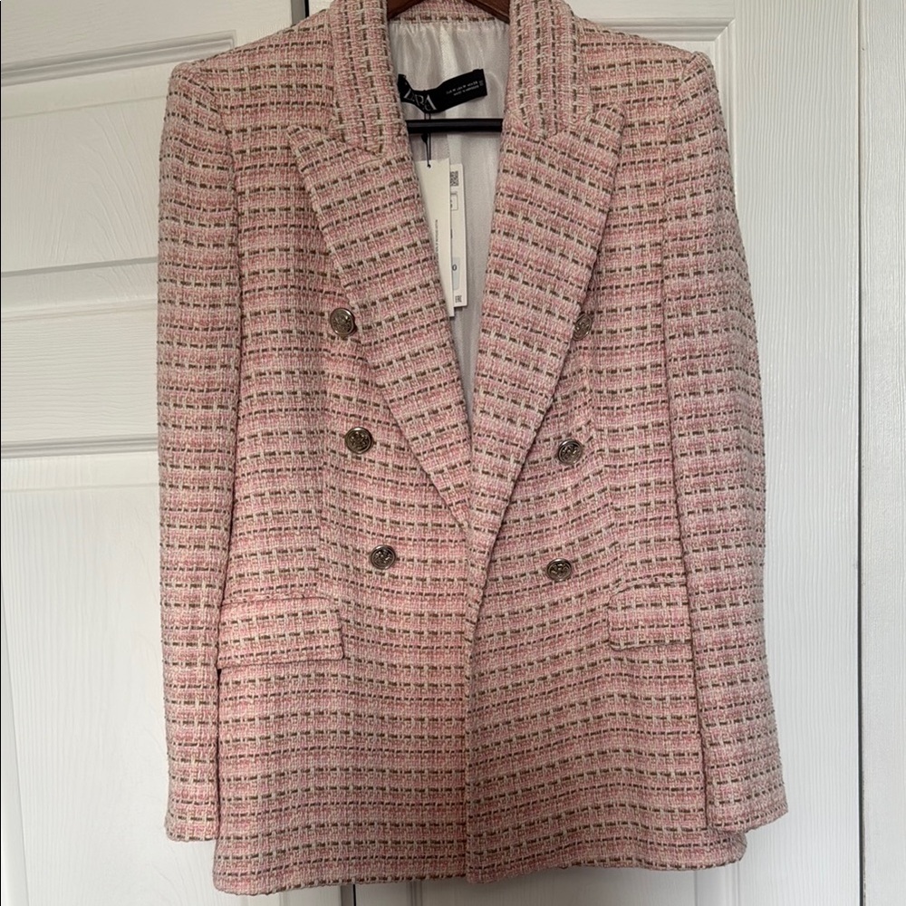 Zara Pink Tweed Blazer with Tailored Silhouette